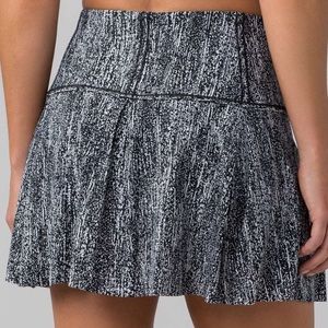 🖤Lululemon Tall Lost In Pace Skirt/Skort-Air Time White/Black-10🖤